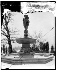 MacMillen fountain LOC hec.13636