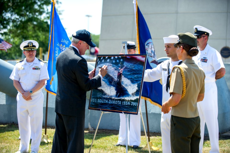 Mabus visits Chicago and Sioux City 120623-N-AC887-004