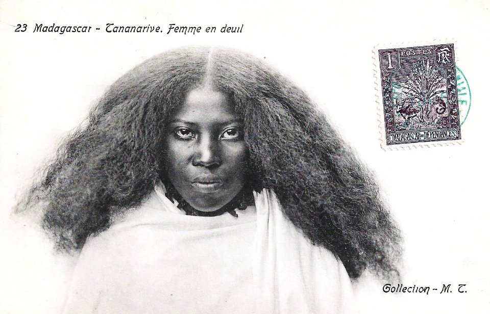 Madagascar-Tananarive-Femme en deuil (1)
