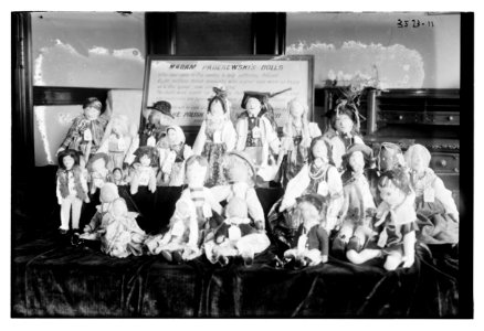 Madame Paderewski's dolls LCCN2014699680