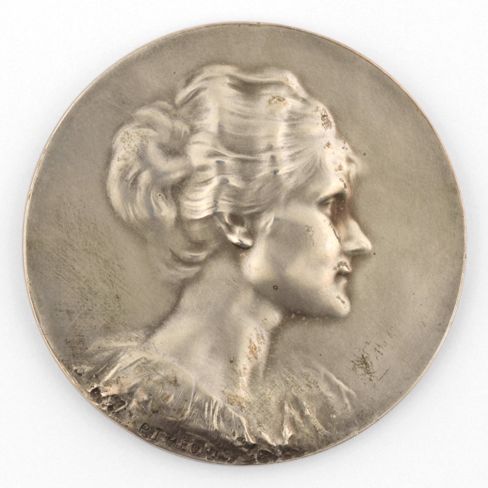 Mademoiselle Fonson, medal by Pierre Theunis, Belgium, (1936), Coins and Medals Department of the Royal Library of Belgium, 2N115 - 2 (recto)