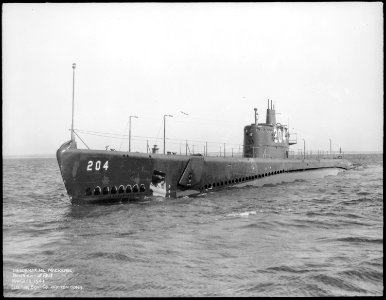 Mackerel (SS204). Port bow, 03-22-1941 - NARA - 513037
