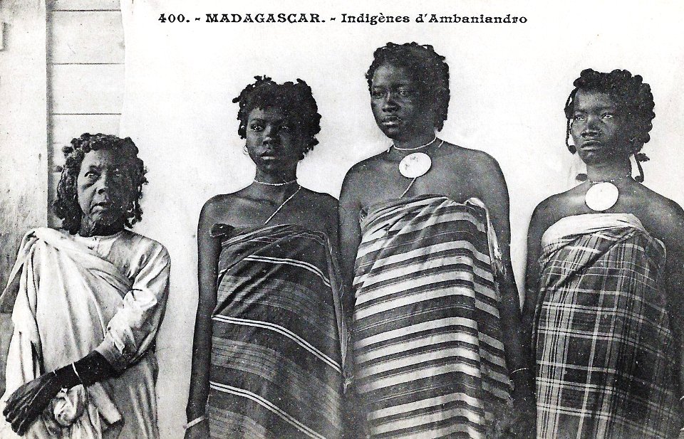 Madagascar-Indigènes d'Ambaniandro photo