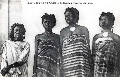 Madagascar-Indigènes d'Ambaniandro photo