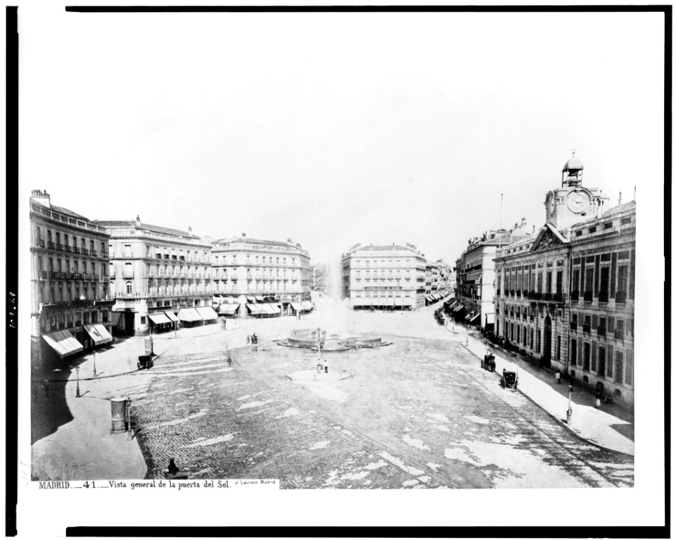 Madrid. Vista general de la puerta del Sol - J. Laurent. Madrid. LCCN94511745
