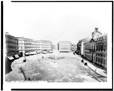 Madrid. Vista general de la puerta del Sol - J. Laurent. Madrid. LCCN94511745