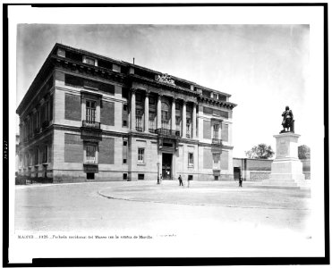 Madrid. Fachada meridional del Museo con la estatua de Murillo - J. Laurent. Madrid. LCCN94511750