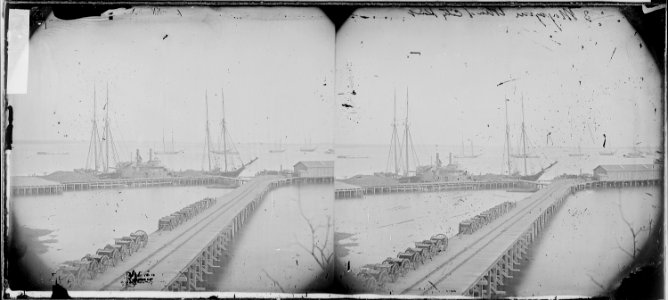 Magazine Wharf at City Point, Va - NARA - 529614