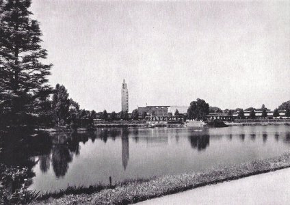 Magdeburg Adolf-Mittag-See mit Blick auf Ausstellungsturm und Stadthalle
