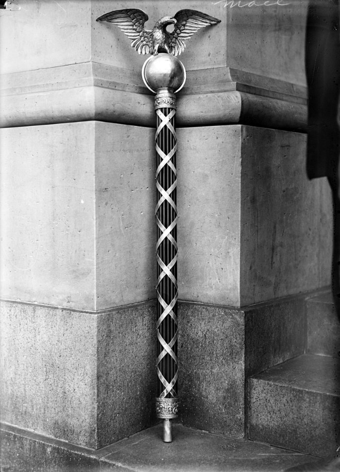 MACE OF HOUSE OF REPRESENTATIVES LCCN2016866217 (cropped)
