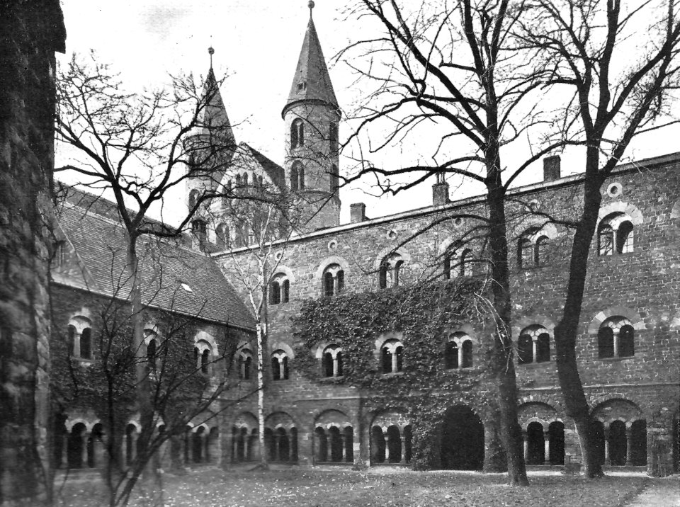 Magdeburg Kreuzgang im Kloster U L Frauen