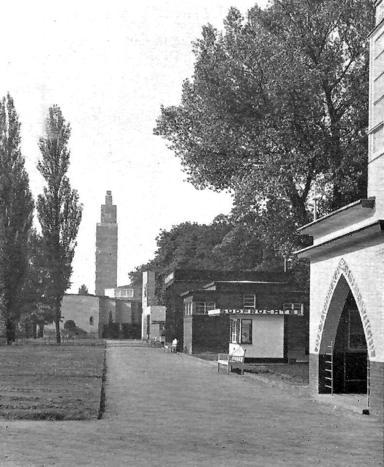 Magdeburg Pavillonstraße der Deutschen Theater-Ausstellung (im Hintergrunde der Ausstellungsturm)