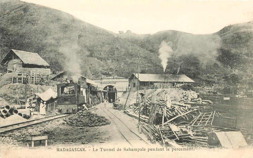 Madagascar - Le Tunnel de Schampale pendant le percement
