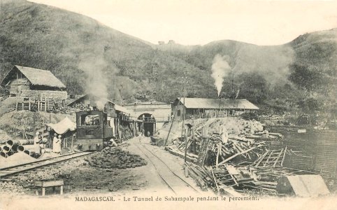 Madagascar - Le Tunnel de Schampale pendant le percement