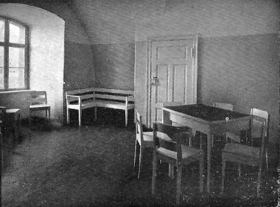 Magdeburg Wartezimmer der Tuberkulosefürsorgestelle vor der Aufnahme