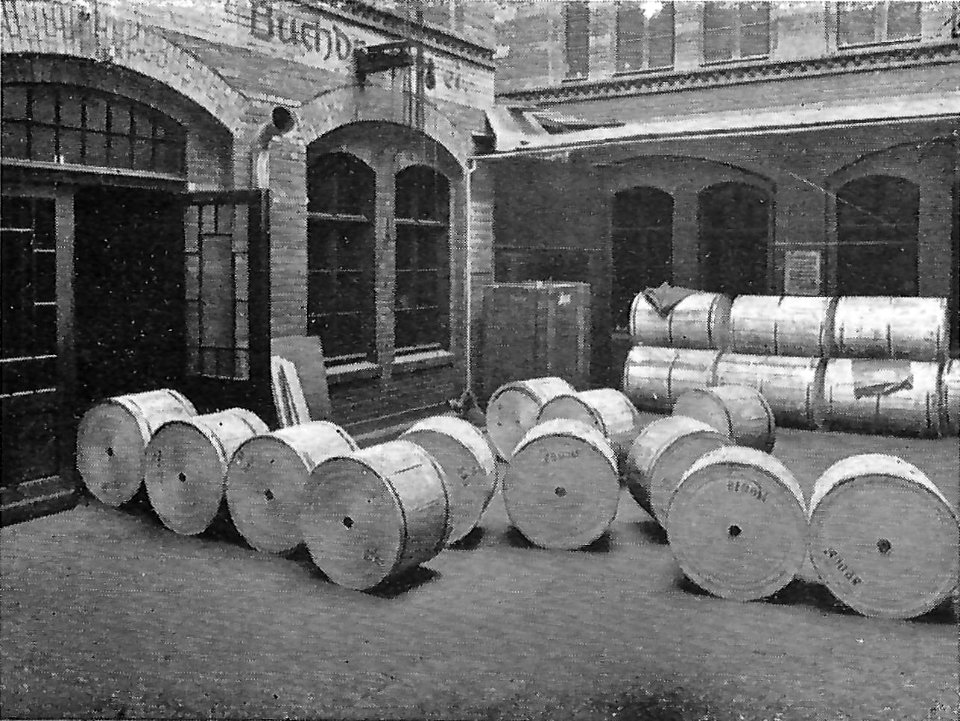 Magdeburg Zum Druck bereites Rollenpapier