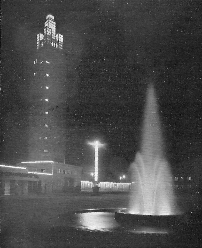 Magdeburg Ausstellungsturm in Abendbeleuchtung