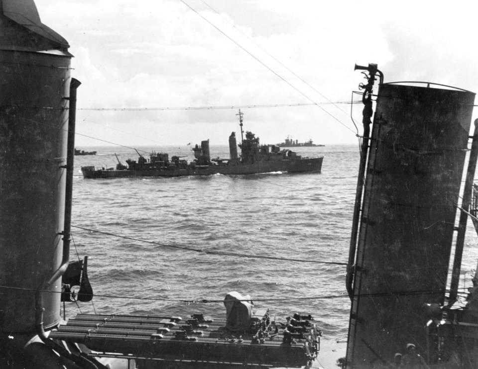 Mahan-class destroyers in the Pacific in 1942
