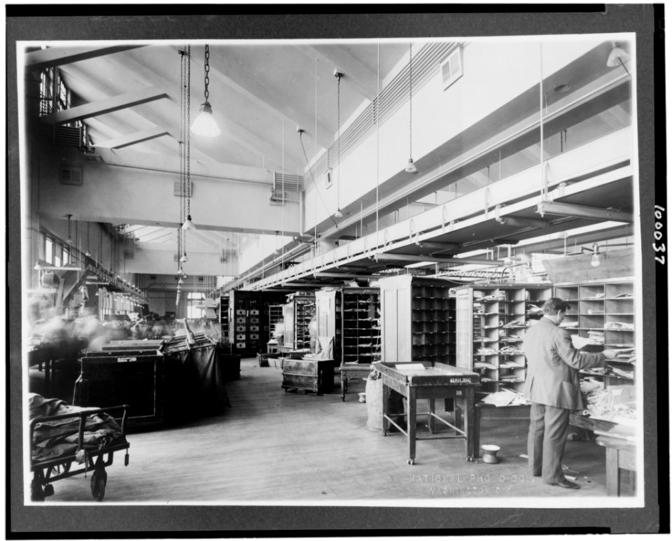 Mail sorting room, U.S. Post Office, Washington, D.C.) - National Photo Co., Washington, D.C LCCN90709842