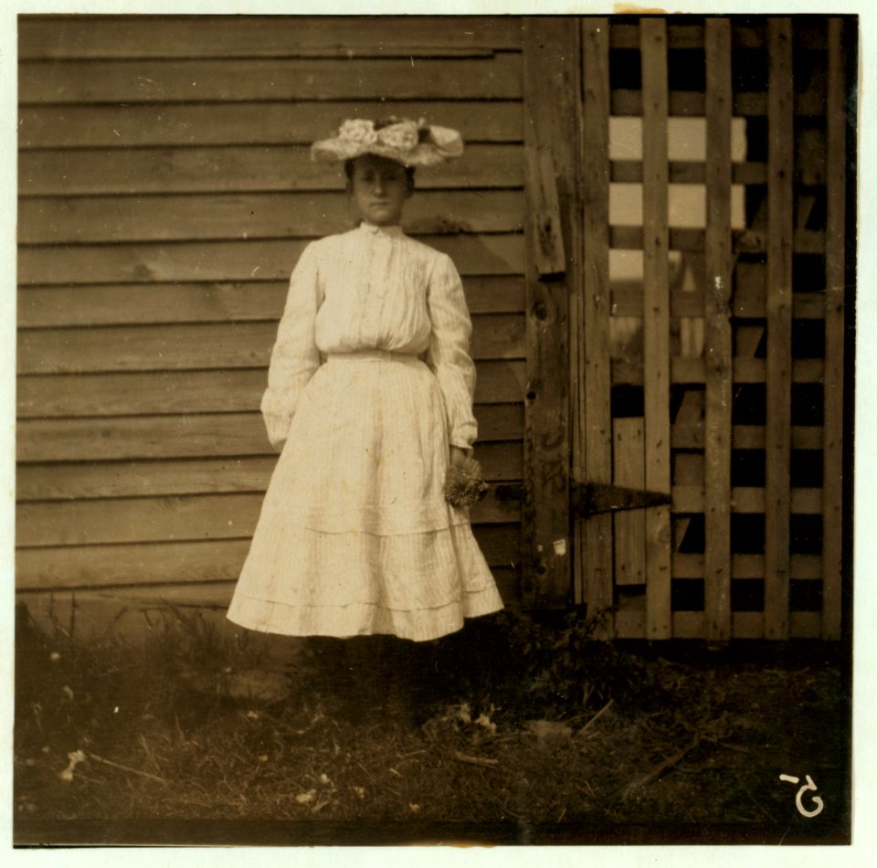 Maggie Burton, 14 years old. A typical adolescent. Sister to Charley Burton (see large photo - 277). Been Spinning 6 years. Can run 7 sides = 70 cents a day . Does run 5 sides = 50 cents a LOC nclc.01408