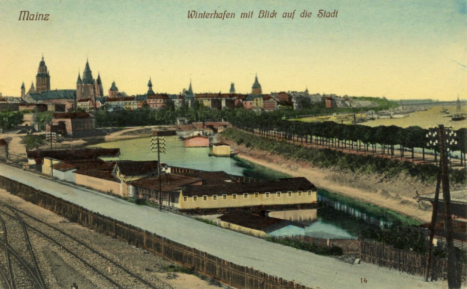 Mainz, Rheinland-Pfalz - Winterhafen mit Blick auf die Stadt (Zeno Ansichtskarten)