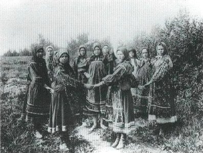 Maidens in casual clothing (Ryazan gov., early 20th c.)
