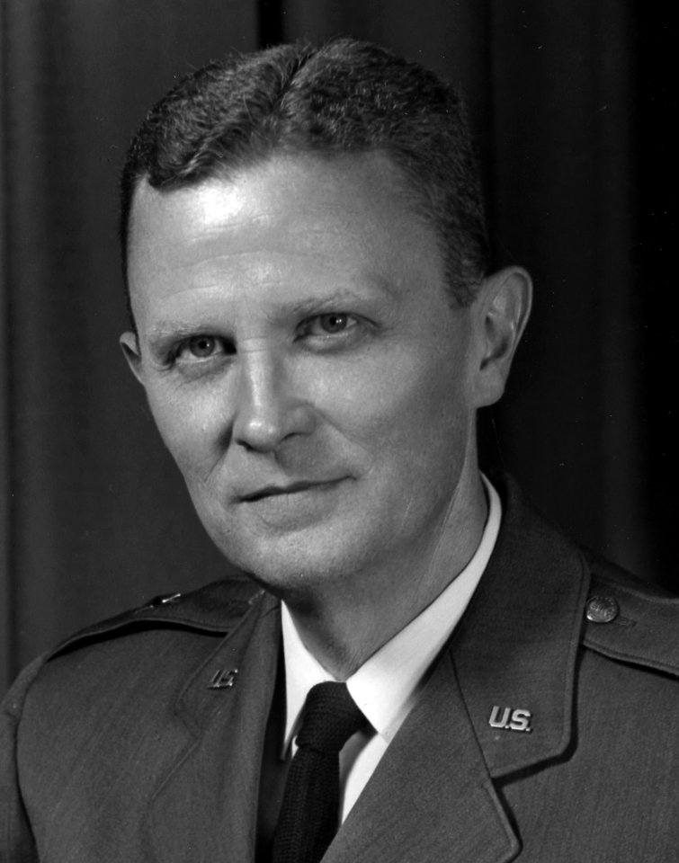 Maj Gen Robert W. Manss