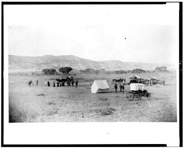 Major C.B. McLellan's camp on Clear Creek, Arizona; en route to Fort Thomas, Arizona LCCN92513340