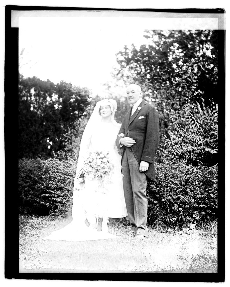 Maj. & Mrs. Geo. Oakley Totten LOC npcc.04837