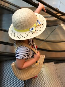 Handbag escalator kindermode