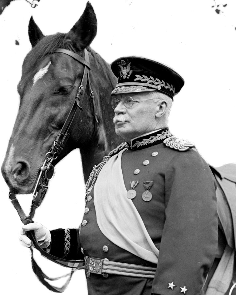 Major General Scott and his horse face detail, from- SCOTT, HUGH L. MAJOR GENERAL, U.S.A., CHIEF OF STAFF LCCN2016866153 (cropped)