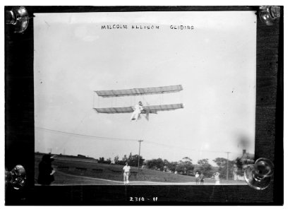 Malcolm Allison - Gliding LCCN2014689835