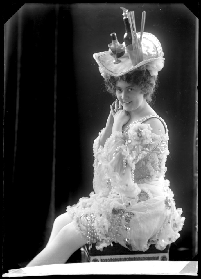 Maja Johansson in Kalle Munter at Södra teatern 1906 - SMV - NJ013