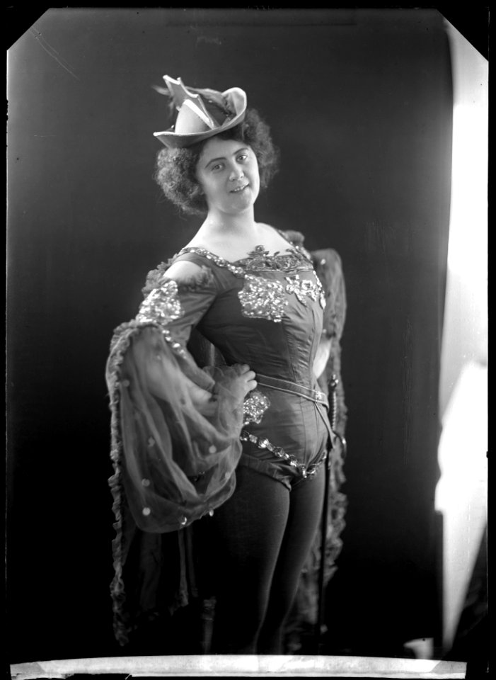 Maja Johansson in Stockholmsluft at Södra teatern 1905 - SMV - NJ010
