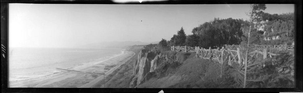 Malibu coast, looking north, California LCCN2017656421 photo