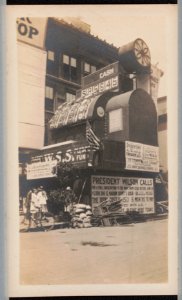 Mammoth cash register built to raise funds for War Savings Stamps program, Meridian and Washington Streets, Indianapolis, Indiana LCCN2018645972