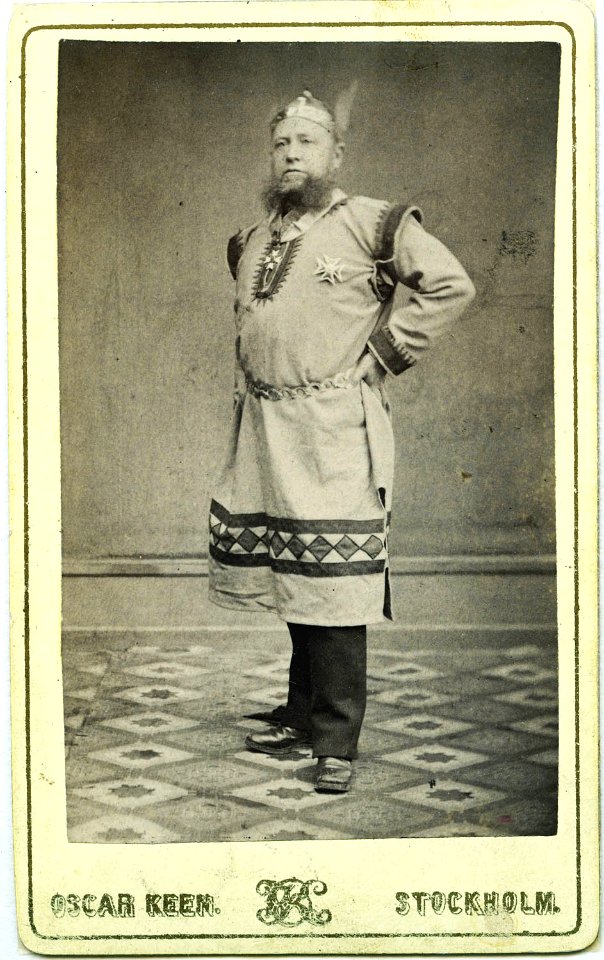 Man i frimurardräkt. Kabinettsporträtt - Nordiska Museet - NMA.0054191