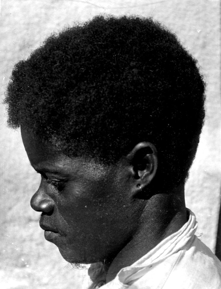 Man i profil. Hans namn var Marpilla. Sainte Marie de Marovoay, S-te Marie de Marovoay. Madagaskar - SMVK - 001689