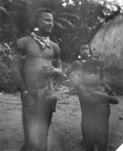 Man och pojkar. Rio Curumbiara. Brasilien - SMVK - 005612