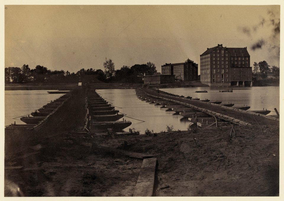 Manchester Mills & pontoon bridges, Ap. 15, 1865, Richmond, Va., LCCN2005684436