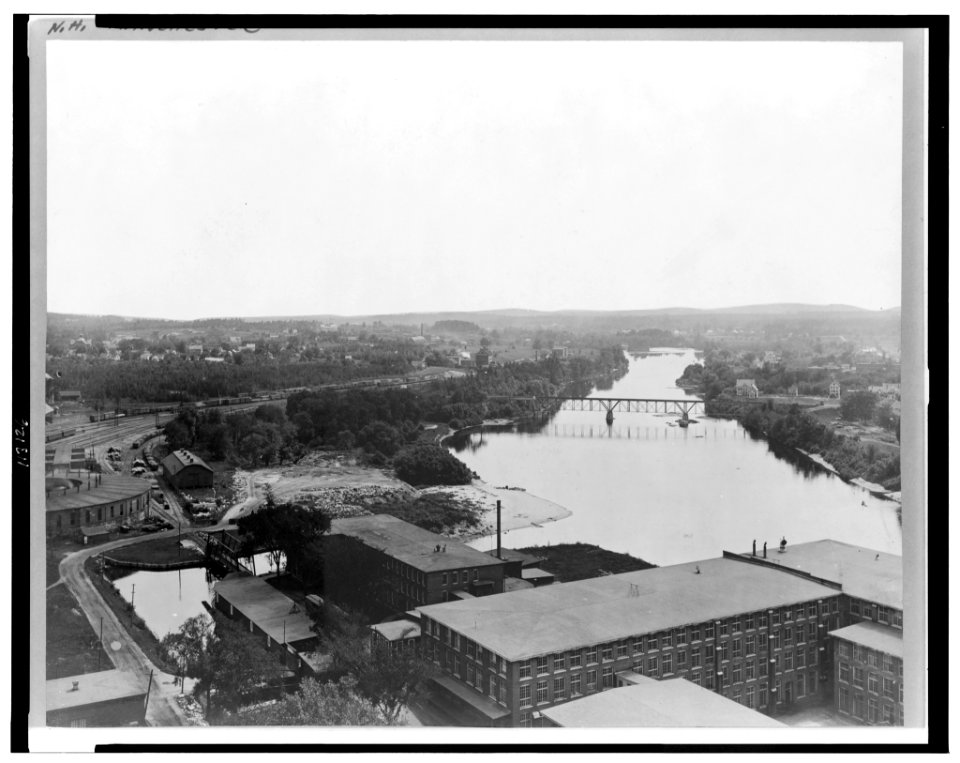 Manchester, New Hampshire, including the Merrimack River and railroad yard LCCN95507545