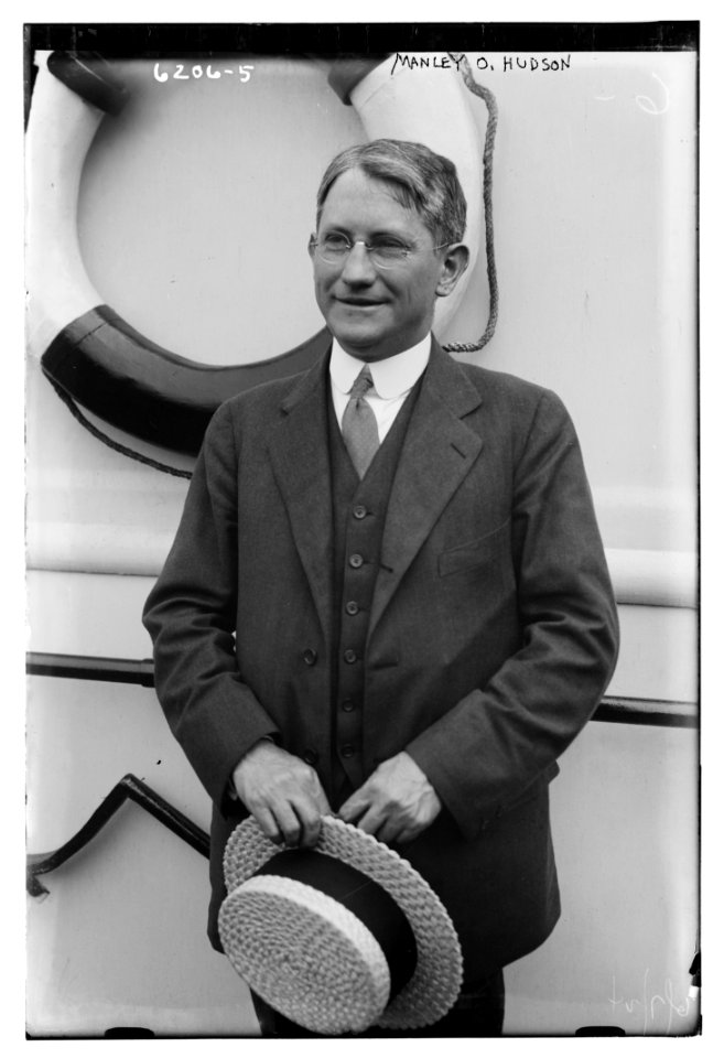 Manley O. Hudson LCCN2014717317