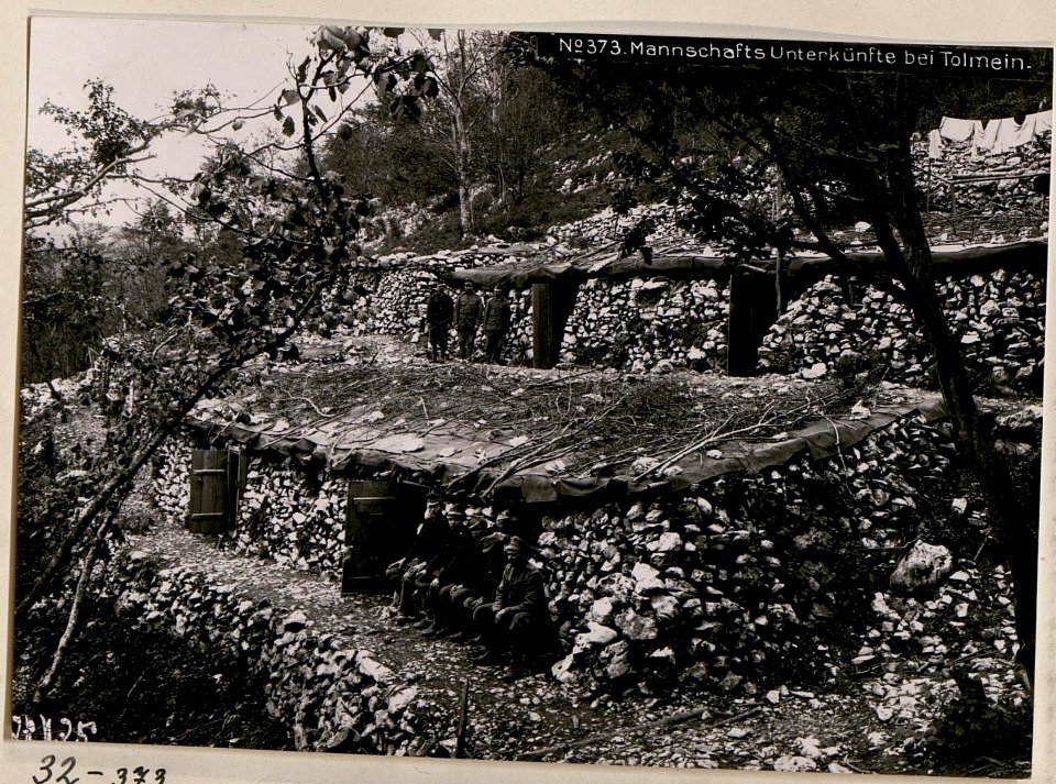 Mannschafts Unterkünfte bei Tolmein. (BildID 15731877)