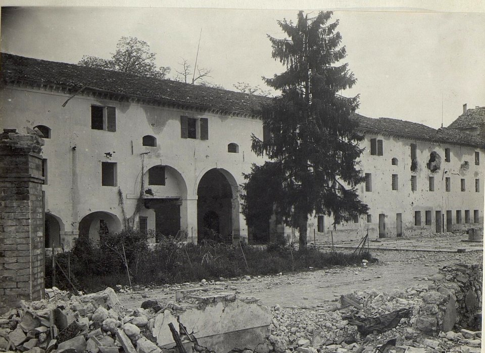 Mandre italienische Kaserne. (BildID 15668747)