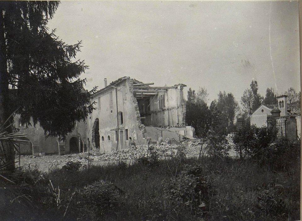 Mandre italienische Kaserne. (BildID 15668775)