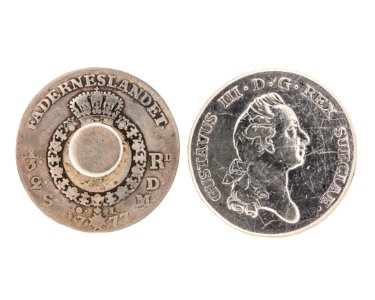 Manschettknappar av silvermynt med gustav III, 1880-tal - Hallwylska museet - 110569