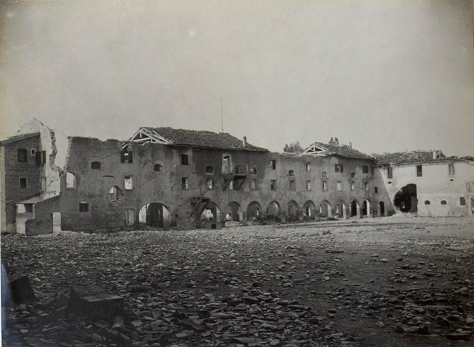 Mandre italienische Kaserne. (BildID 15668761)