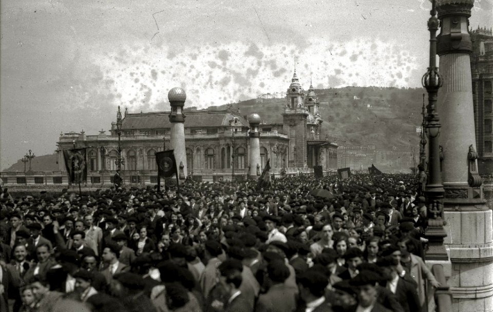 Manifestación prorrepublica (4 de 4) - Fondo Car-Kutxa Fototeka