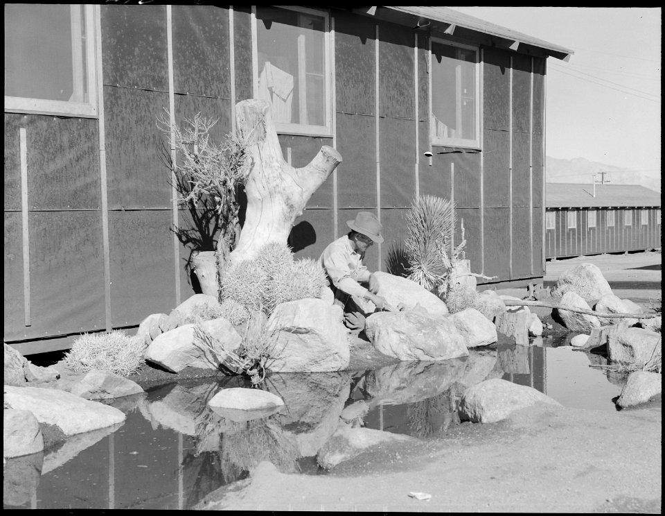 Manzanar Relocation Center, Manzanar, California. William Katsuki, former professional landscape ga . . . - NARA - 538152