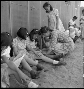 Manzanar Relocation Center, Manzanar, California. An elementary school with voluntary attendance ha . . . - NARA - 537962